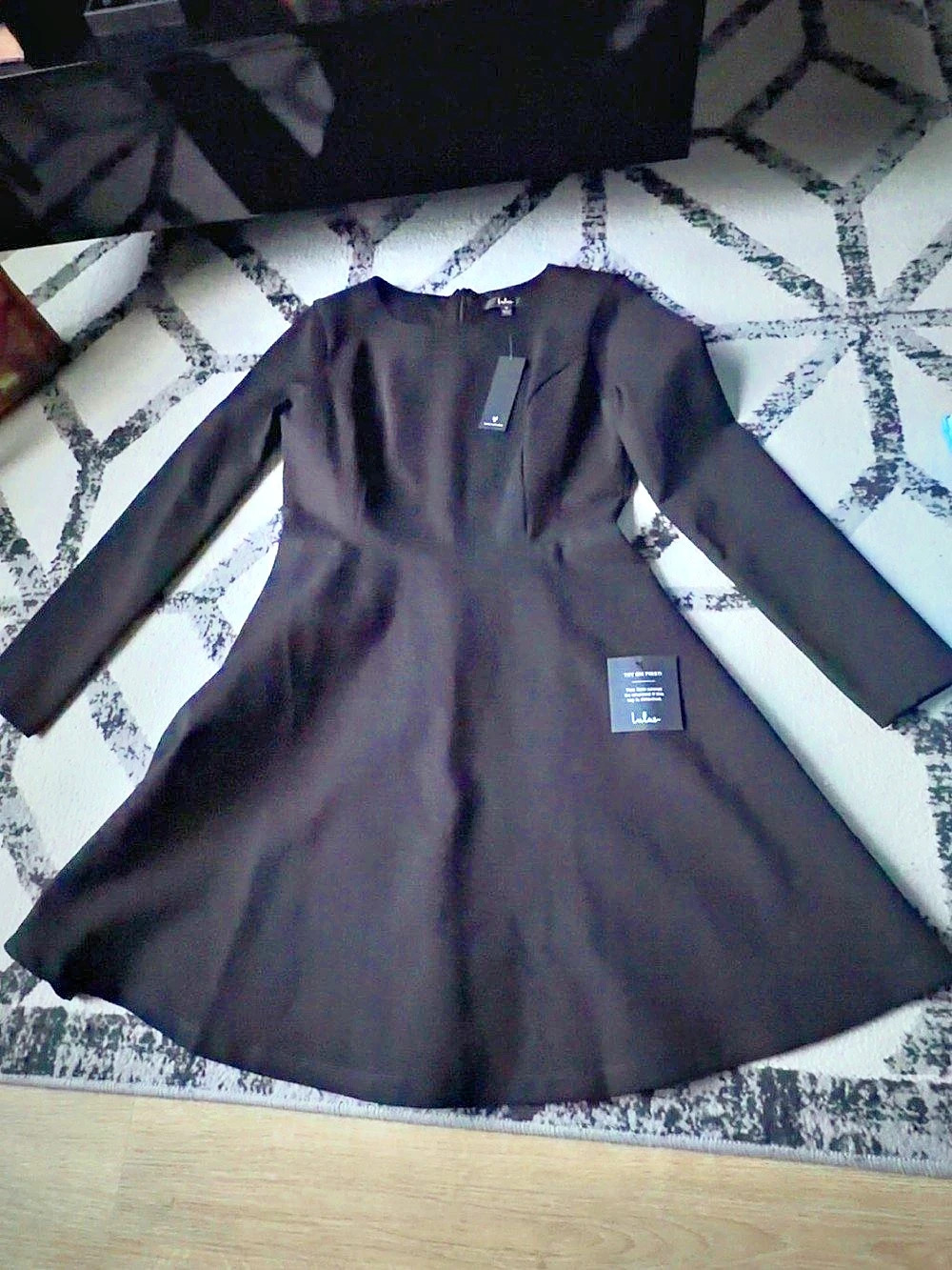 Lulus Forever Chic Black Long Sleeve Mini Dress Medium NWT